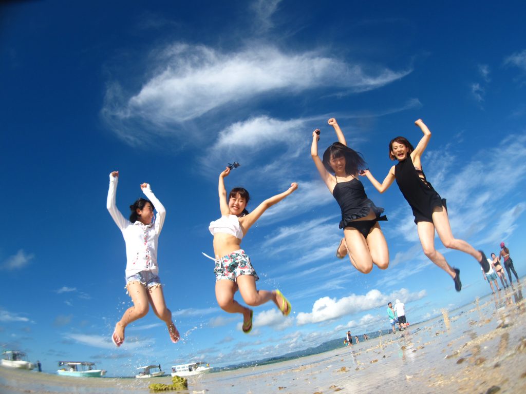 真夏日の運動会 石垣島 竹富島 幻の島 体験ダイビング シュノーケリング 竹富島観光 海遊びのことならオーシャンズ石垣島